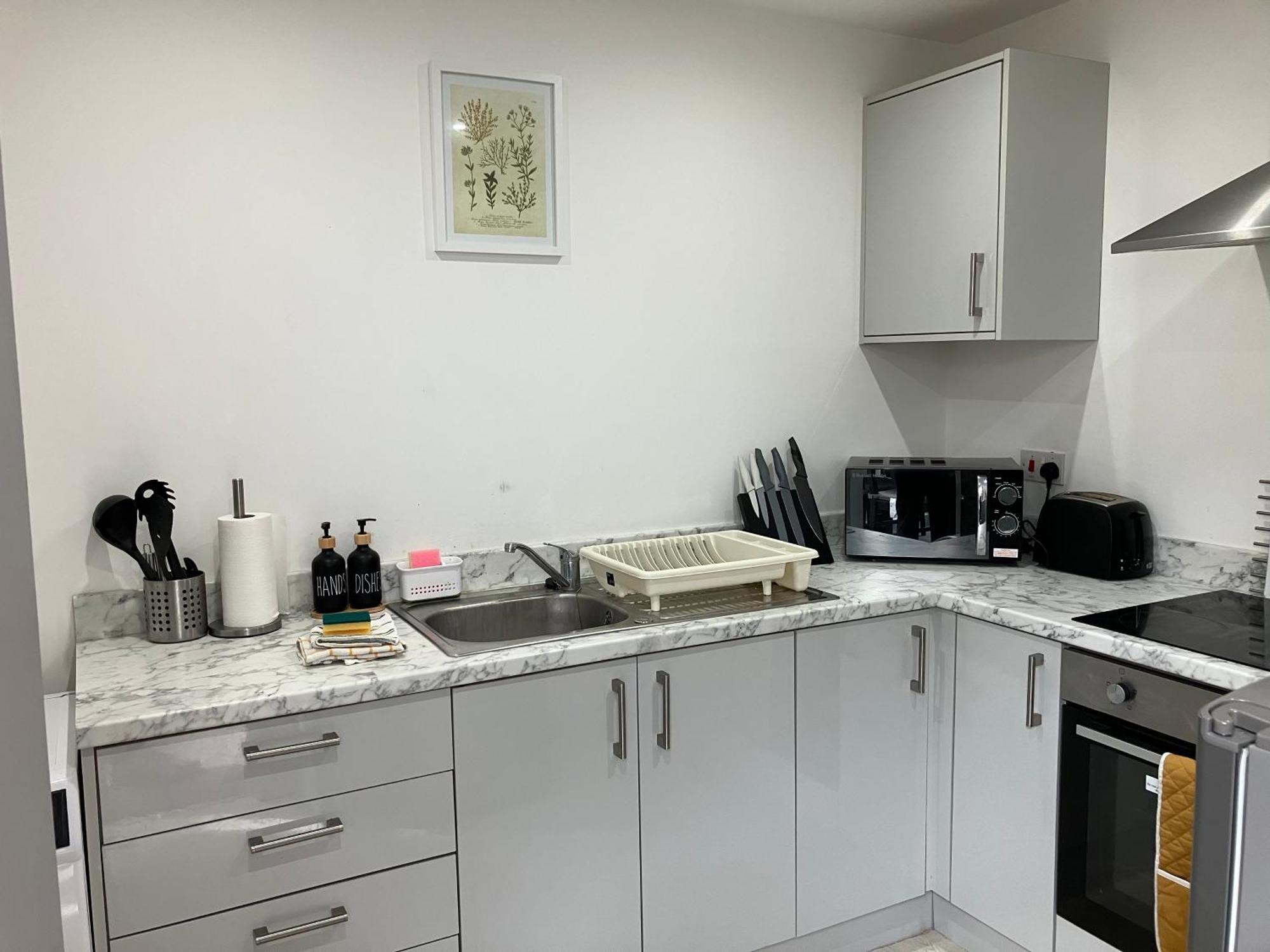 Lancing Apartments - Spacious 2 Bed - Sleeps 6 - Burnham Village Σλόουθ Εξωτερικό φωτογραφία